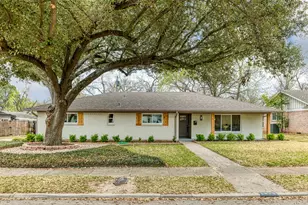 1012 Sleepy Hollow Dr N, Irving, TX 75061 - Photo 1