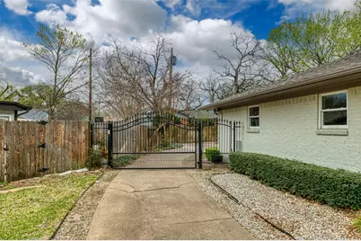 1012 Sleepy Hollow Drive N, Irving, TX 75061 - Photo 4