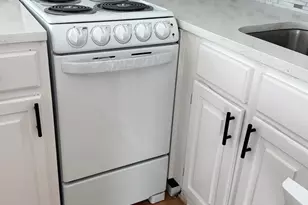 2300 Bamboo Dr, Arlington, TX 76006 - Photo 4