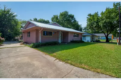 929 Dodson Street, Gainesville, TX 76240 - Photo 2