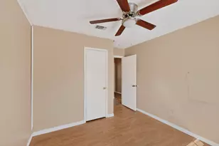 8 W Townhouse Ln, Grand Prairie, TX 75052 - Photo 28