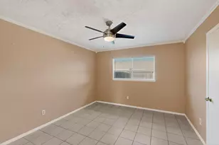 8 W Townhouse Ln, Grand Prairie, TX 75052 - Photo 16