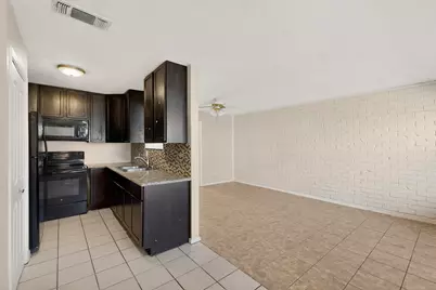 8 W Townhouse Lane #32, Grand Prairie, TX 75052 - Photo 12