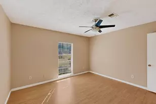 8 W Townhouse Ln, Grand Prairie, TX 75052 - Photo 22