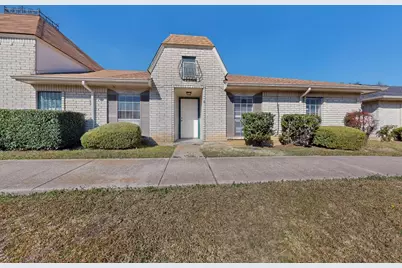 8 W Townhouse Lane #32, Grand Prairie, TX 75052 - Photo 2