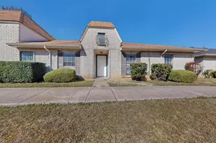 8 W Townhouse Ln, Grand Prairie, TX 75052 - Photo 2