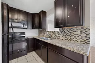 8 W Townhouse Ln, Grand Prairie, TX 75052 - Photo 8