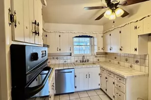 8108 Rush St, Benbrook, TX 76116 - Photo 10