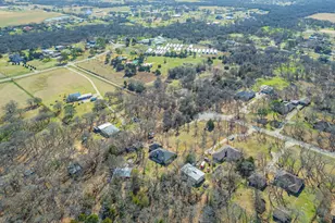 1011 Barry Ln, Cleburne, TX 76031 - Photo 32