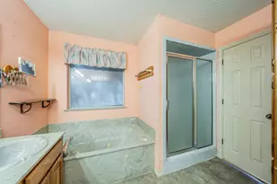 1011 Barry Ln, Cleburne, TX 76031 - Photo 14