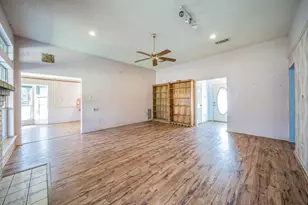 1011 Barry Ln, Cleburne, TX 76031 - Photo 4