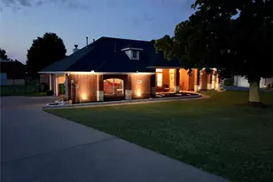 3009 Big Springs Dr, Joshua, TX 76058 - Photo 2