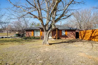 449 W Dunlap Avenue, Boyd, TX 76023 - Photo 2