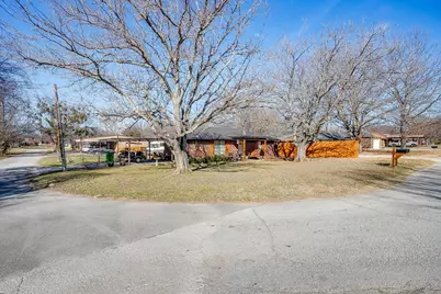 449 W Dunlap Avenue, Boyd, TX 76023 - Photo 4