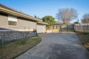 1118 Berkshire Ct, Trophy Club, TX 76262 - Photo 32