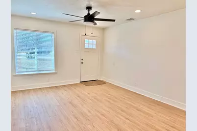 809 Shawnee Trace, Grand Prairie, TX 75051 - Photo 2