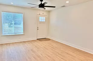 809 Shawnee Trce, Grand Prairie, TX 75051 - Photo 2