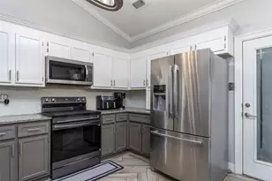 203 Hillside Dr, Kennedale, TX 76060 - Photo 12