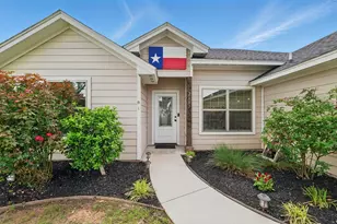 2607 Austin Dr, Granbury, TX 76048 - Photo 4