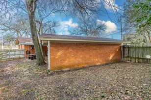 2200 Hermanson Dr, Waco, TX 76710 - Photo 32