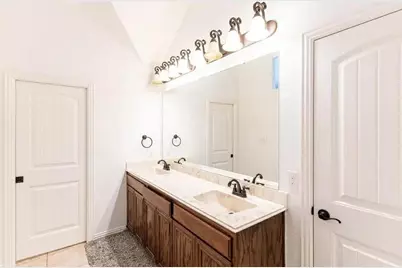 232 Corinna Court, Hurst, TX 76053 - Photo 4