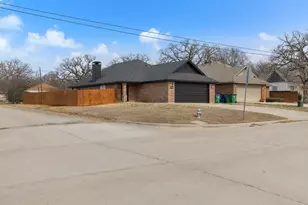 1501 Carpenter St, Bridgeport, TX 76426 - Photo 4