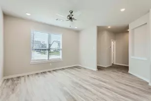 1332 Creekbank Dr, McKinney, TX 75071 - Photo 2