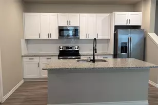 813 Vine St, Argyle, TX 76226 - Photo 2