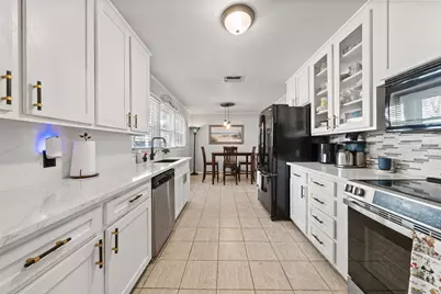 5612 Fairview Drive, Waco, TX 76710 - Photo 4