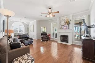 816 W Lonesome Dove Trail, Arlington, TX 76001 - Photo 8