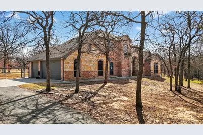 125 River Rock Court, Poolville, TX 76487 - Photo 2