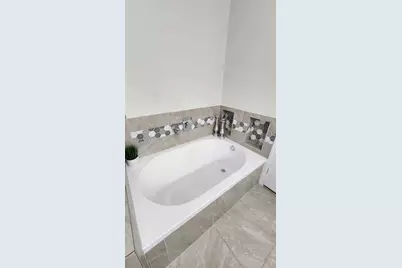 2000 May Street, Fort Worth, TX 76110 - Photo 18