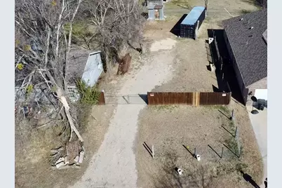 430 Sabine Avenue, Cleburne, TX 76031 - Photo 2