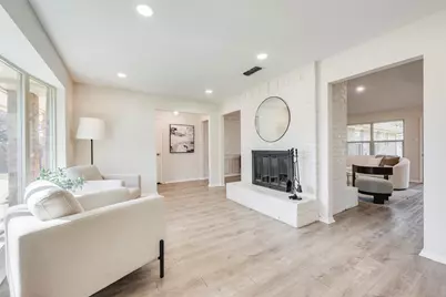 2824 Amber Drive S, Fort Worth, TX 76133 - Photo 2
