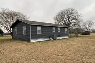 2082 Fm 1566, Wolfe City, TX 75496 - Photo 4