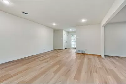 704 Turner Boulevard, Grand Prairie, TX 75050 - Photo 4