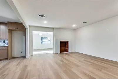 704 Turner Boulevard, Grand Prairie, TX 75050 - Photo 12