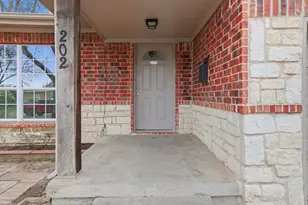 202 E Linda Dr, Garland, TX 75041 - Photo 4