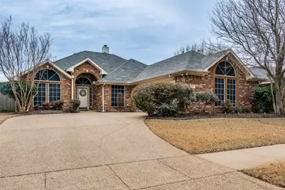 7928 Fox Chase Drive, Arlington, TX 76001 - Photo 1
