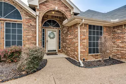 7928 Fox Chase Drive, Arlington, TX 76001 - Photo 2