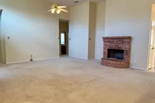 2705 Water Oak Dr, Grand Prairie, TX 75052 - Photo 6