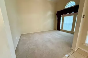 2705 Water Oak Dr, Grand Prairie, TX 75052 - Photo 4