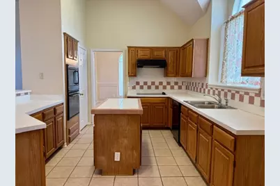 2705 Water Oak Drive, Grand Prairie, TX 75052 - Photo 8