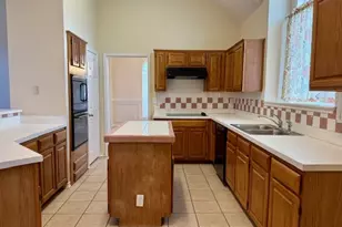 2705 Water Oak Dr, Grand Prairie, TX 75052 - Photo 8