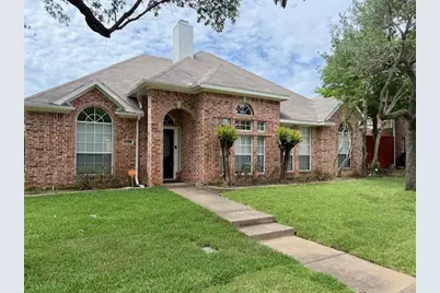 2705 Water Oak Drive, Grand Prairie, TX 75052 - Photo 2