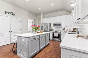 2005 Michelle Creek Dr, Little Elm, TX 75068 - Photo 12