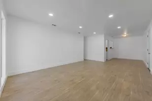 1007 W Sanford St, Arlington, TX 76012 - Photo 2