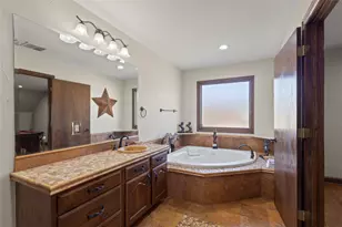 143 Southwood Dr, Burleson, TX 76028 - Photo 34