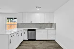 2509 Campbell St, Fort Worth, TX 76105 - Photo 8