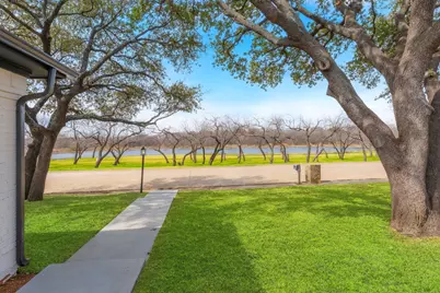 2812 Crooked Creek Drive, Carrollton, TX 75007 - Photo 4